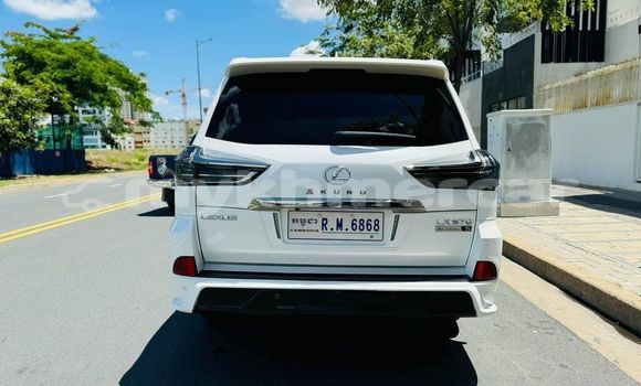 Buy Used Lexus LX 570 White Car in Bavet in Svay Rieng Province Buy Used Lexus LX 570 White Car in Bavet in Svay Rieng Province