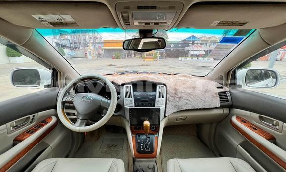 Buy Used Lexus RX 300 White Car in Bavet in Svay Rieng Province Buy Used Lexus RX 300 White Car in Bavet in Svay Rieng Province