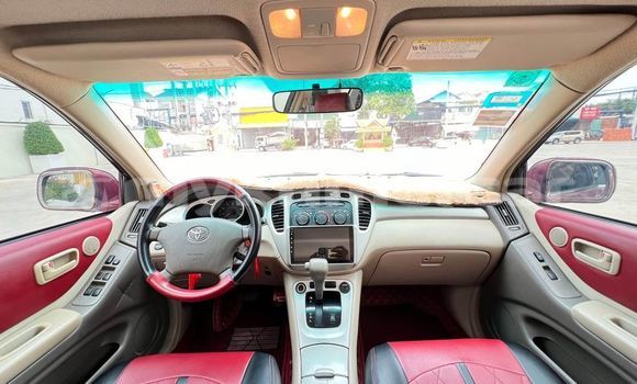 Buy Used Toyota Highlander Red Car in Chbar Mon in Kampong Speu Province Buy Used Toyota Highlander Red Car in Chbar Mon in Kampong Speu Province