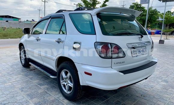 Buy Used Lexus RX 300 White Car in Chbar Mon in Kampong Speu Province Buy Used Lexus RX 300 White Car in Chbar Mon in Kampong Speu Province