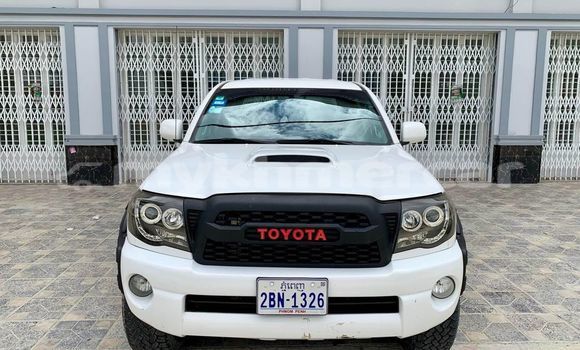 Buy Used Toyota Tacoma White Car in Chbar Mon in Kampong Speu Province Buy Used Toyota Tacoma White Car in Chbar Mon in Kampong Speu Province