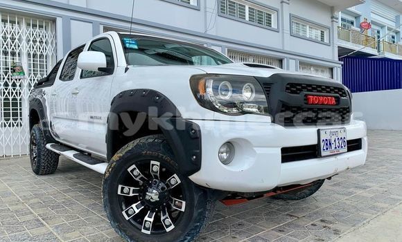 Buy Used Toyota Tacoma White Car in Chbar Mon in Kampong Speu Province Buy Used Toyota Tacoma White Car in Chbar Mon in Kampong Speu Province