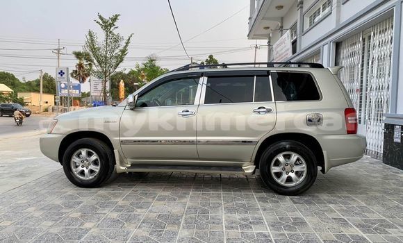 Buy Used Toyota Highlander Other Car in Cheom Ksan in Preah Vihear Province Buy Used Toyota Highlander Other Car in Cheom Ksan in Preah Vihear Province