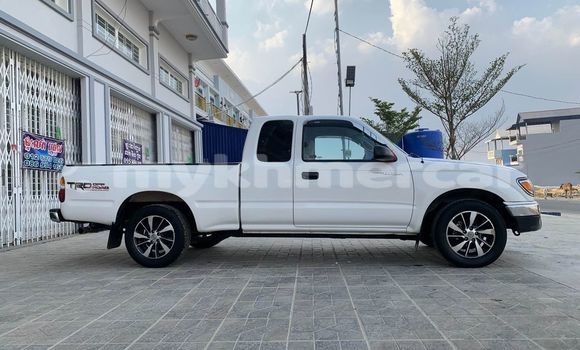 Buy Used Toyota Tacoma White Car in Chbar Mon in Kampong Speu Province Buy Used Toyota Tacoma White Car in Chbar Mon in Kampong Speu Province
