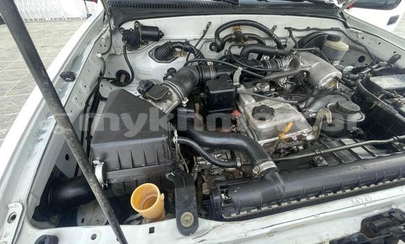 Buy Used Toyota Tacoma White Car in Chbar Mon in Kampong Speu Province Buy Used Toyota Tacoma White Car in Chbar Mon in Kampong Speu Province