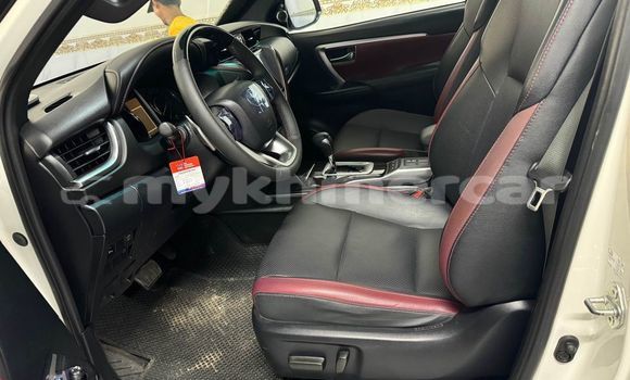 Buy Used Toyota Fortuner White Car in Chbar Mon in Kampong Speu Province Buy Used Toyota Fortuner White Car in Chbar Mon in Kampong Speu Province