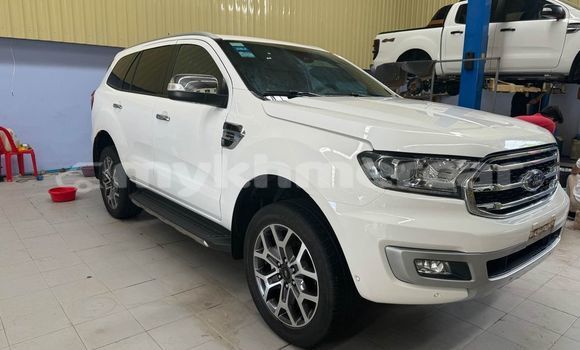 Buy Used Ford Everest White Car in Chbar Mon in Kampong Speu Province Buy Used Ford Everest White Car in Chbar Mon in Kampong Speu Province