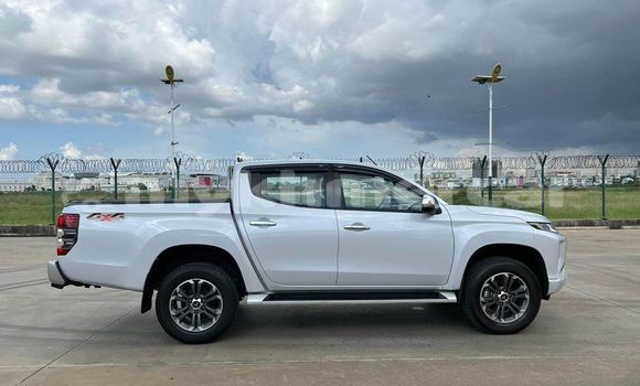 Buy Used Mitsubishi Triton White Car in Bavet in Svay Rieng Province Buy Used Mitsubishi Triton White Car in Bavet in Svay Rieng Province