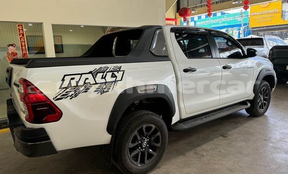 Buy Used Toyota Ractis White Car in Bavet in Svay Rieng Province Buy Used Toyota Ractis White Car in Bavet in Svay Rieng Province