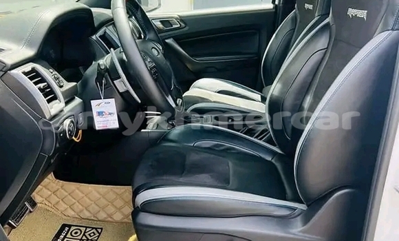 ទិញ បានប្រើ Range Rover Range Rover White ឡាន} ក្នុង Cheom Ksan ក្នុង Preah Vihear Province ទិញ បានប្រើ Range Rover Range Rover White ឡាន} ក្នុង Cheom Ksan ក្នុង Preah Vihear Province