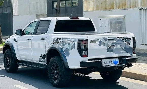 ទិញ បានប្រើ Range Rover Range Rover White ឡាន} ក្នុង Cheom Ksan ក្នុង Preah Vihear Province ទិញ បានប្រើ Range Rover Range Rover White ឡាន} ក្នុង Cheom Ksan ក្នុង Preah Vihear Province