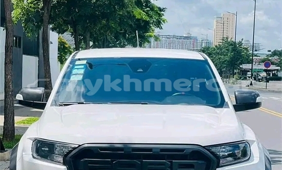 ទិញ បានប្រើ Range Rover Range Rover White ឡាន} ក្នុង Cheom Ksan ក្នុង Preah Vihear Province ទិញ បានប្រើ Range Rover Range Rover White ឡាន} ក្នុង Cheom Ksan ក្នុង Preah Vihear Province