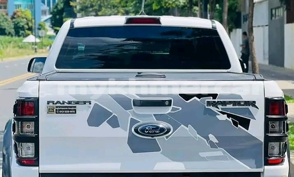 ទិញ បានប្រើ Range Rover Range Rover White ឡាន} ក្នុង Cheom Ksan ក្នុង Preah Vihear Province ទិញ បានប្រើ Range Rover Range Rover White ឡាន} ក្នុង Cheom Ksan ក្នុង Preah Vihear Province