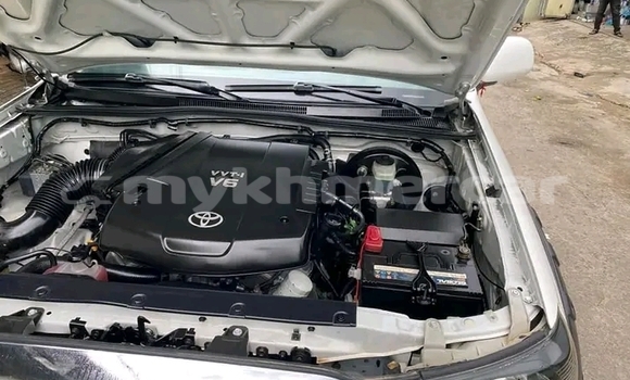 ទិញ បានប្រើ Toyota Tacoma White ឡាន} ក្នុង Khŭm Sráng ក្នុង Kampong Speu Province ទិញ បានប្រើ Toyota Tacoma White ឡាន} ក្នុង Khŭm Sráng ក្នុង Kampong Speu Province
