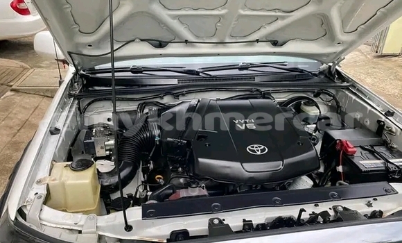 ទិញ បានប្រើ Toyota Tacoma White ឡាន} ក្នុង Khŭm Sráng ក្នុង Kampong Speu Province ទិញ បានប្រើ Toyota Tacoma White ឡាន} ក្នុង Khŭm Sráng ក្នុង Kampong Speu Province