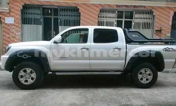 ទិញ បានប្រើ Toyota Tacoma White ឡាន} ក្នុង Khŭm Sráng ក្នុង Kampong Speu Province ទិញ បានប្រើ Toyota Tacoma White ឡាន} ក្នុង Khŭm Sráng ក្នុង Kampong Speu Province