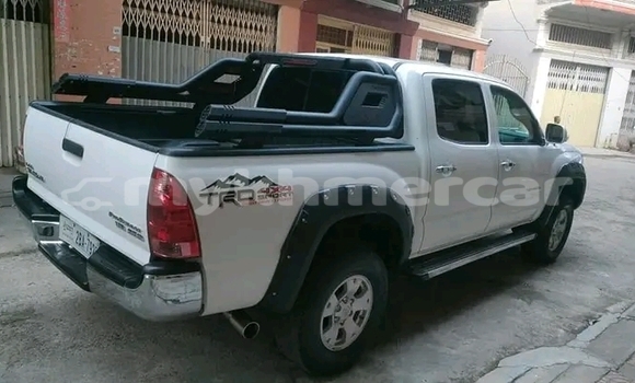 ទិញ បានប្រើ Toyota Tacoma White ឡាន} ក្នុង Khŭm Sráng ក្នុង Kampong Speu Province ទិញ បានប្រើ Toyota Tacoma White ឡាន} ក្នុង Khŭm Sráng ក្នុង Kampong Speu Province