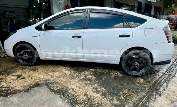 ទិញ បានប្រើ Toyota Prius White ឡាន} ក្នុង Cheom Ksan ក្នុង Preah Vihear Province ទិញ បានប្រើ Toyota Prius White ឡាន} ក្នុង Cheom Ksan ក្នុង Preah Vihear Province