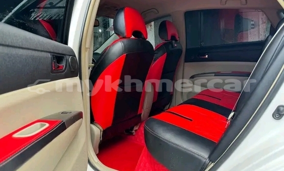 ទិញ បានប្រើ Toyota Prius White ឡាន} ក្នុង Cheom Ksan ក្នុង Preah Vihear Province ទិញ បានប្រើ Toyota Prius White ឡាន} ក្នុង Cheom Ksan ក្នុង Preah Vihear Province