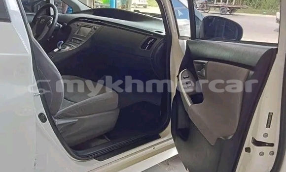 ទិញ បានប្រើ Toyota Prius White ឡាន} ក្នុង Chbar Mon ក្នុង Kampong Speu Province ទិញ បានប្រើ Toyota Prius White ឡាន} ក្នុង Chbar Mon ក្នុង Kampong Speu Province
