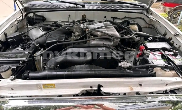 Acheter Occasion Voiture Toyota Tacoma Blanc à Cheom Ksan, Preah Vihear Province Acheter Occasion Voiture Toyota Tacoma Blanc à Cheom Ksan, Preah Vihear Province