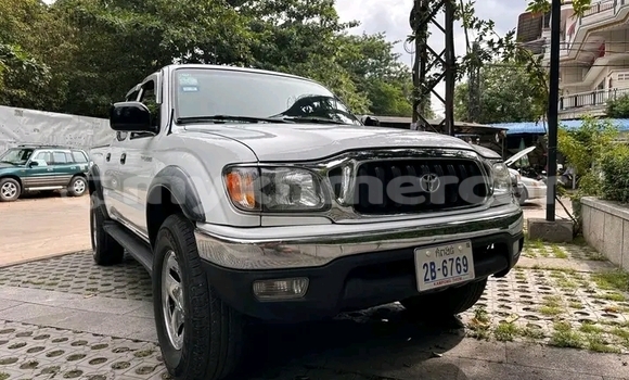 Acheter Occasion Voiture Toyota Tacoma Blanc à Cheom Ksan, Preah Vihear Province Acheter Occasion Voiture Toyota Tacoma Blanc à Cheom Ksan, Preah Vihear Province