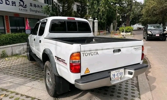 Acheter Occasion Voiture Toyota Tacoma Blanc à Cheom Ksan, Preah Vihear Province Acheter Occasion Voiture Toyota Tacoma Blanc à Cheom Ksan, Preah Vihear Province