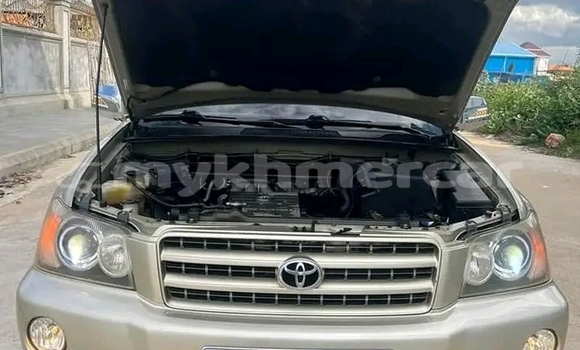 Acheter Occasion Voiture Toyota Highlander Autre à Khŭm Sráng, Kampong Speu Province Acheter Occasion Voiture Toyota Highlander Autre à Khŭm Sráng, Kampong Speu Province