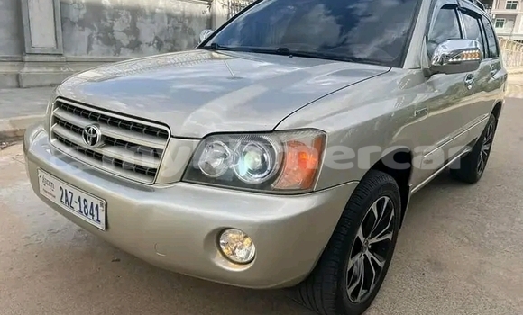Acheter Occasion Voiture Toyota Highlander Autre à Khŭm Sráng, Kampong Speu Province Acheter Occasion Voiture Toyota Highlander Autre à Khŭm Sráng, Kampong Speu Province
