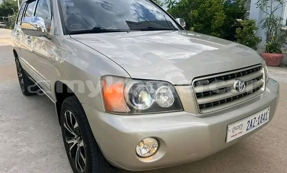 Acheter Occasion Voiture Toyota Highlander Autre à Khŭm Sráng, Kampong Speu Province Acheter Occasion Voiture Toyota Highlander Autre à Khŭm Sráng, Kampong Speu Province
