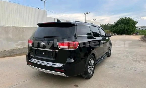 Acheter Occasion Voiture Kia Carnival Noir à Chbar Mon, Kampong Speu Province Acheter Occasion Voiture Kia Carnival Noir à Chbar Mon, Kampong Speu Province