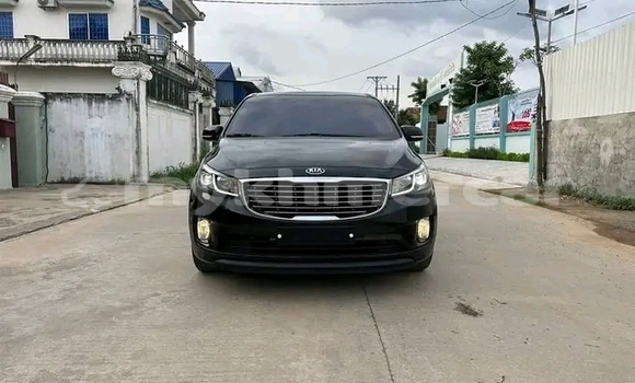 Acheter Occasion Voiture Kia Carnival Noir à Chbar Mon, Kampong Speu Province Acheter Occasion Voiture Kia Carnival Noir à Chbar Mon, Kampong Speu Province