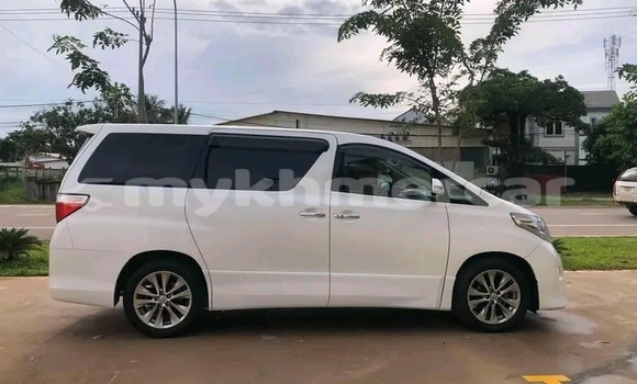 Acheter Occasion Voiture Toyota Alphard Blanc à Kampong Chhnang, Kampong Chhnang Province Acheter Occasion Voiture Toyota Alphard Blanc à Kampong Chhnang, Kampong Chhnang Province