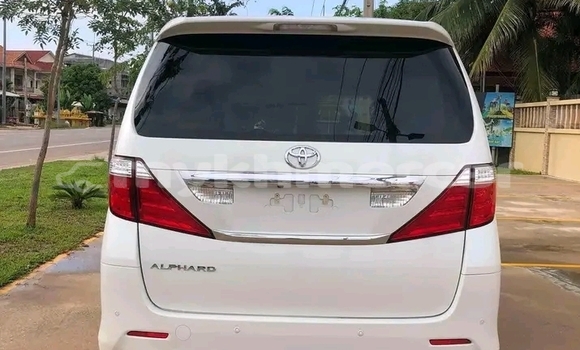 Acheter Occasion Voiture Toyota Alphard Blanc à Kampong Chhnang, Kampong Chhnang Province Acheter Occasion Voiture Toyota Alphard Blanc à Kampong Chhnang, Kampong Chhnang Province