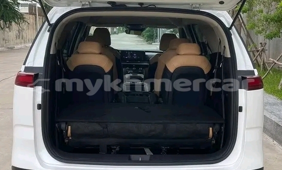 Buy Used Kia Carnival White Car in Chbar Mon in Kampong Speu Province Buy Used Kia Carnival White Car in Chbar Mon in Kampong Speu Province