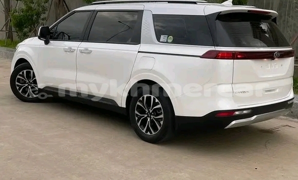 Buy Used Kia Carnival White Car in Chbar Mon in Kampong Speu Province Buy Used Kia Carnival White Car in Chbar Mon in Kampong Speu Province