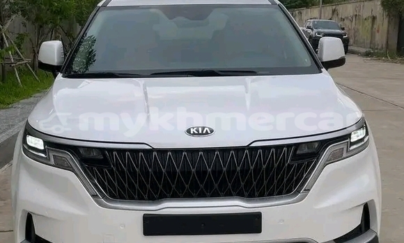 Buy Used Kia Carnival White Car in Chbar Mon in Kampong Speu Province Buy Used Kia Carnival White Car in Chbar Mon in Kampong Speu Province