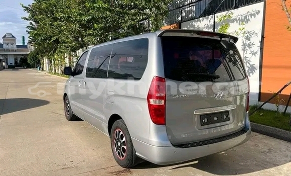 Buy Used Hyundai Grand Starex Other Car in Chbar Mon in Kampong Speu Province Buy Used Hyundai Grand Starex Other Car in Chbar Mon in Kampong Speu Province