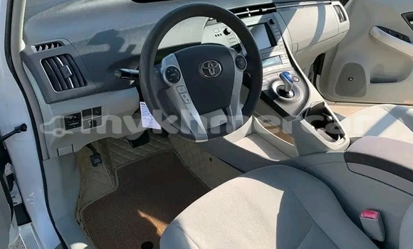 Buy Used Toyota Prius White Car in Bavet in Svay Rieng Province Buy Used Toyota Prius White Car in Bavet in Svay Rieng Province