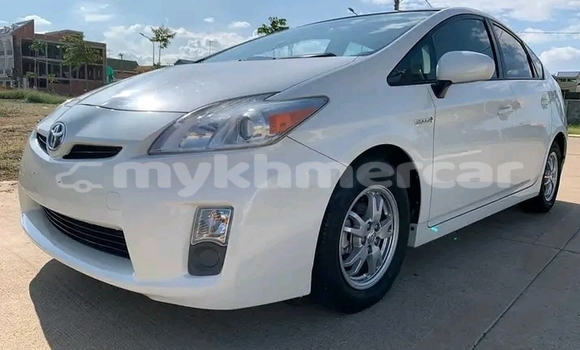 Buy Used Toyota Prius White Car in Bavet in Svay Rieng Province Buy Used Toyota Prius White Car in Bavet in Svay Rieng Province