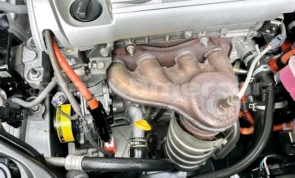 Buy Used Lexus HS White Car in Cheom Ksan in Preah Vihear Province Buy Used Lexus HS White Car in Cheom Ksan in Preah Vihear Province