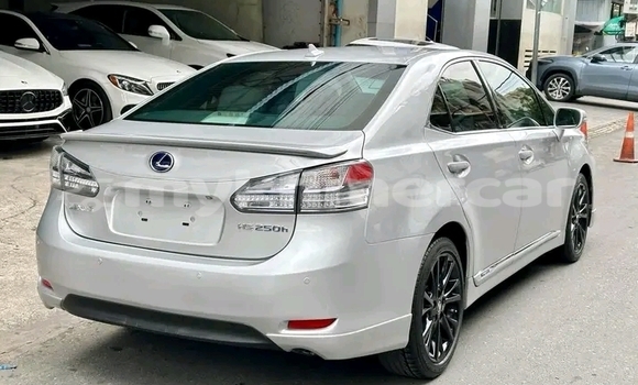 Buy Used Lexus HS White Car in Cheom Ksan in Preah Vihear Province Buy Used Lexus HS White Car in Cheom Ksan in Preah Vihear Province