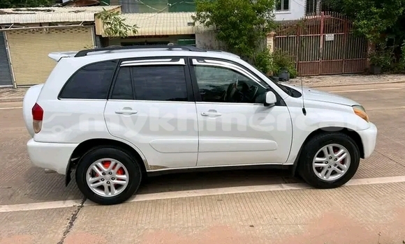 Buy Used Toyota RAV4 White Car in Cheom Ksan in Preah Vihear Province Buy Used Toyota RAV4 White Car in Cheom Ksan in Preah Vihear Province