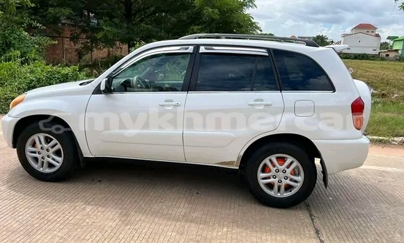Buy Used Toyota RAV4 White Car in Cheom Ksan in Preah Vihear Province Buy Used Toyota RAV4 White Car in Cheom Ksan in Preah Vihear Province