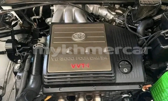 Buy Used Toyota Highlander White Car in Cheom Ksan in Preah Vihear Province Buy Used Toyota Highlander White Car in Cheom Ksan in Preah Vihear Province