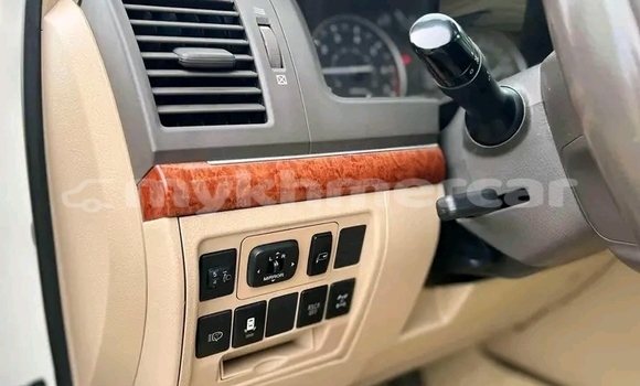 Buy Used Toyota Land Cruiser White Car in Chbar Mon in Kampong Speu Province Buy Used Toyota Land Cruiser White Car in Chbar Mon in Kampong Speu Province