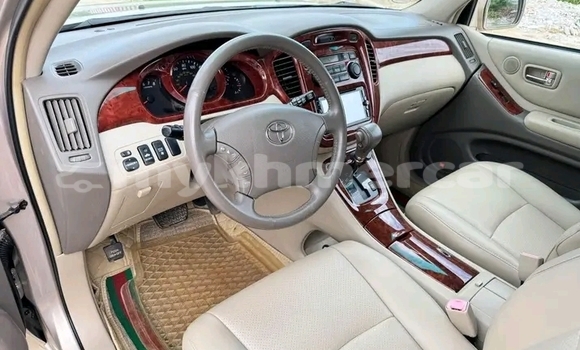 Buy Used Toyota Highlander Other Car in Cheom Ksan in Preah Vihear Province Buy Used Toyota Highlander Other Car in Cheom Ksan in Preah Vihear Province