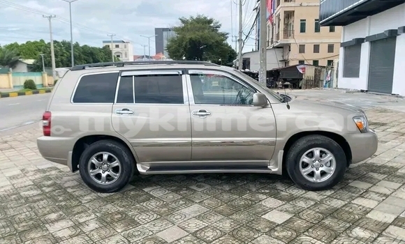 Buy Used Toyota Highlander Other Car in Cheom Ksan in Preah Vihear Province Buy Used Toyota Highlander Other Car in Cheom Ksan in Preah Vihear Province