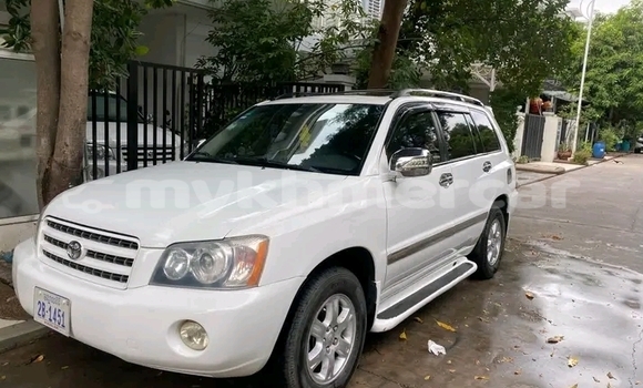 Buy Used Toyota Highlander White Car in Cheom Ksan in Preah Vihear Province Buy Used Toyota Highlander White Car in Cheom Ksan in Preah Vihear Province