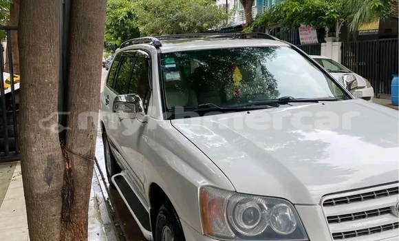 Buy Used Toyota Highlander White Car in Cheom Ksan in Preah Vihear Province Buy Used Toyota Highlander White Car in Cheom Ksan in Preah Vihear Province
